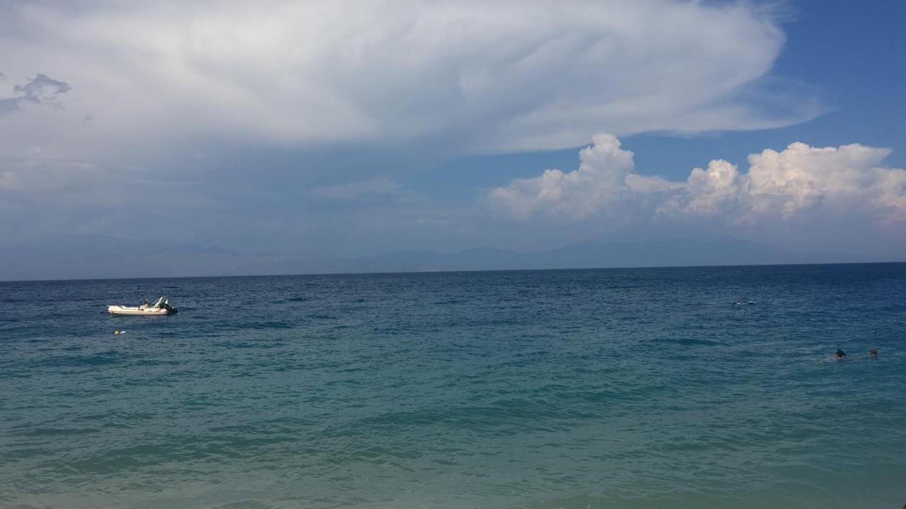 Meliti Guesthouse Akrata Luaran gambar